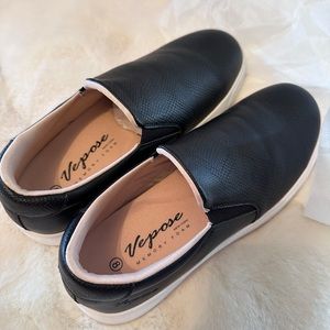 Vepose New York slip on shoes
